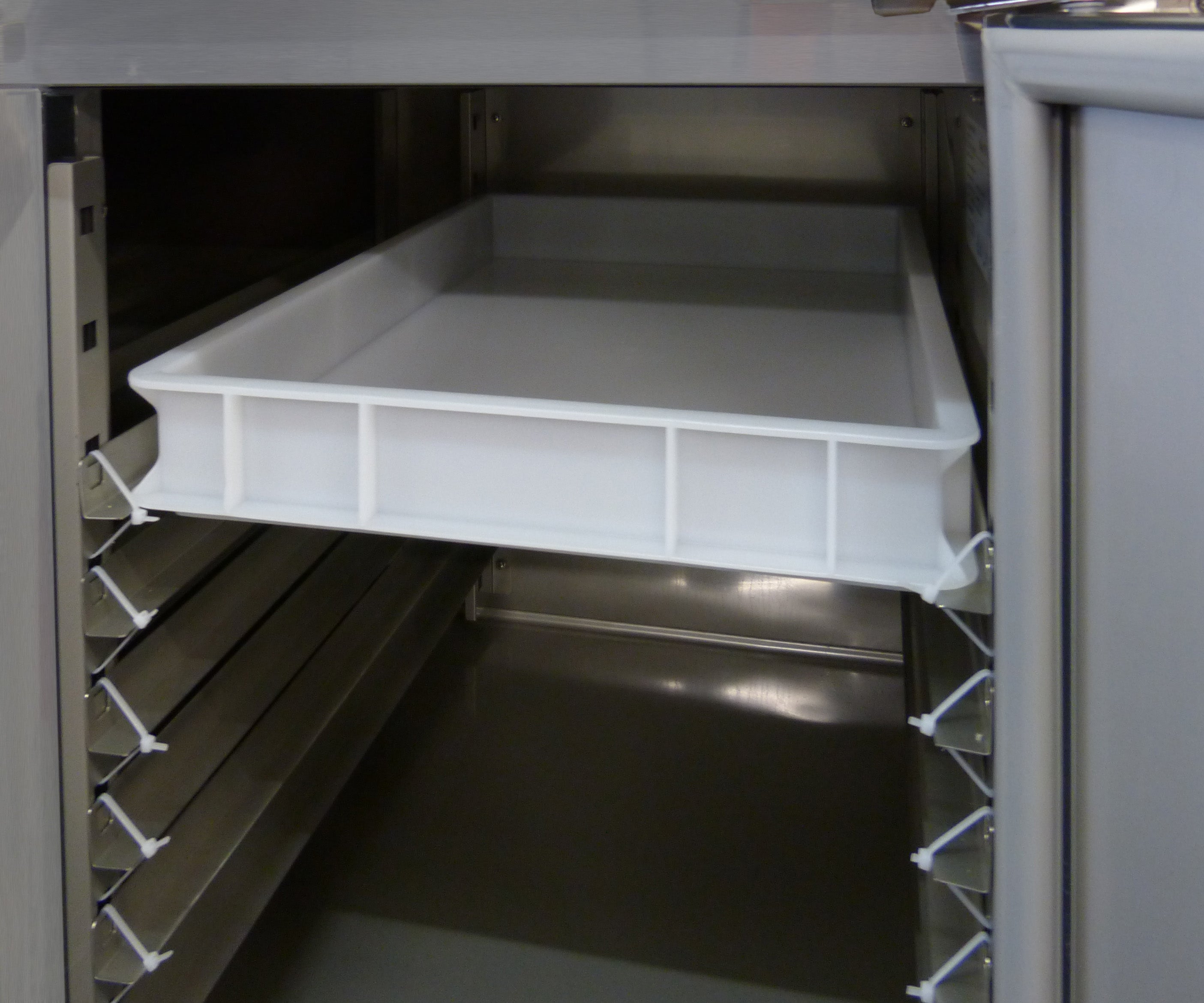 Skyrainbow Schiene L-Form (Paar) für Pizzakühltisch THPZ