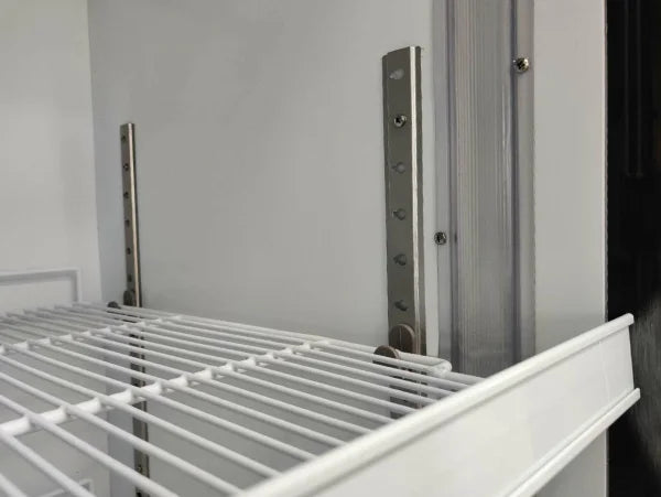 Skyrainbow Getränkekühlschrank (Mit Display), Edelstahl und Kunststoff, Schwarz und Weiß, 0,27kW, 230V, 305L, 650x588x2005mm