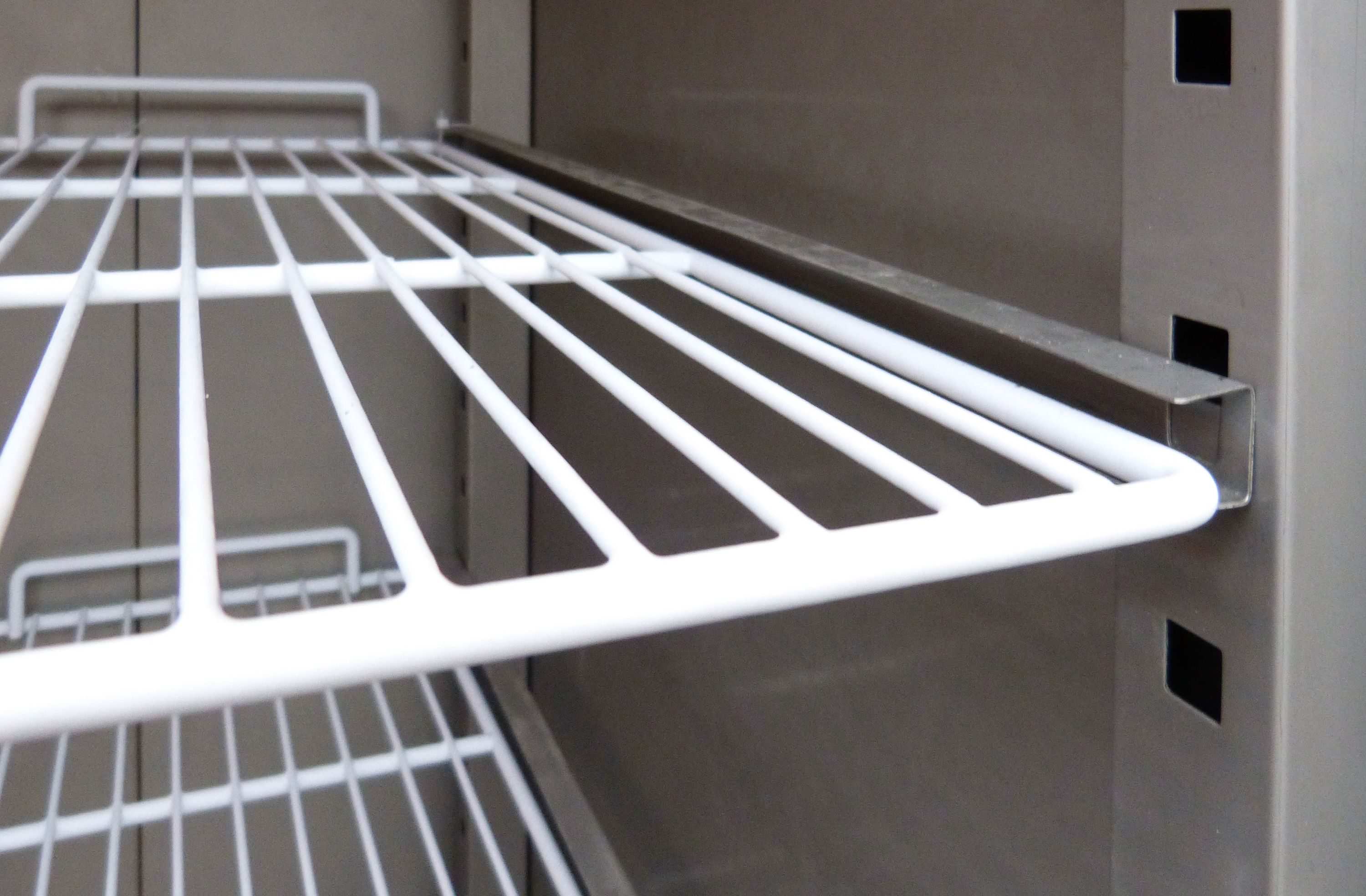Skyrainbow Edelstahlkühlschrank (GN2/1), Edelstahl, Inhalt: 610L, 740x830x2100mm